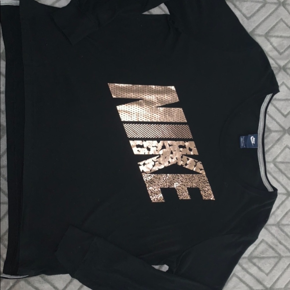 Long sleeve t-shirt
